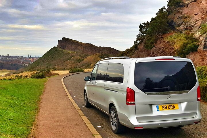 Edinburgh & Johnie Walker Distillery Day Tour with Scottish Local